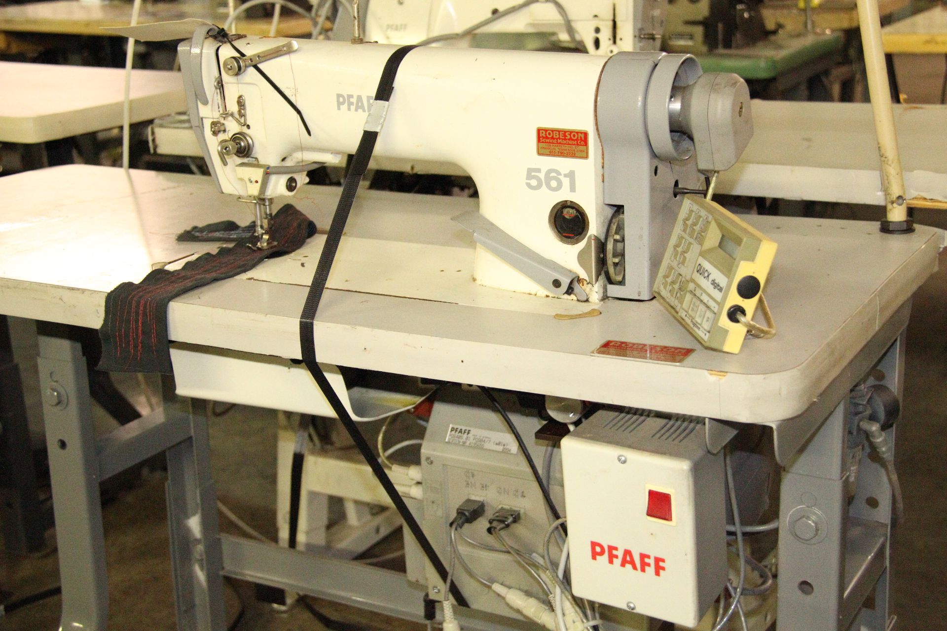 Pfaff 561-900 Single Needle Lockstitch Sewing Machine