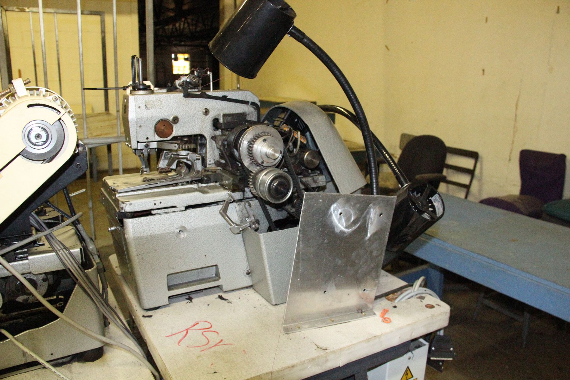 Durkopp 558-114181 Chainstitch Sewn Round Eyelet Sewing Machine - Image 2 of 3
