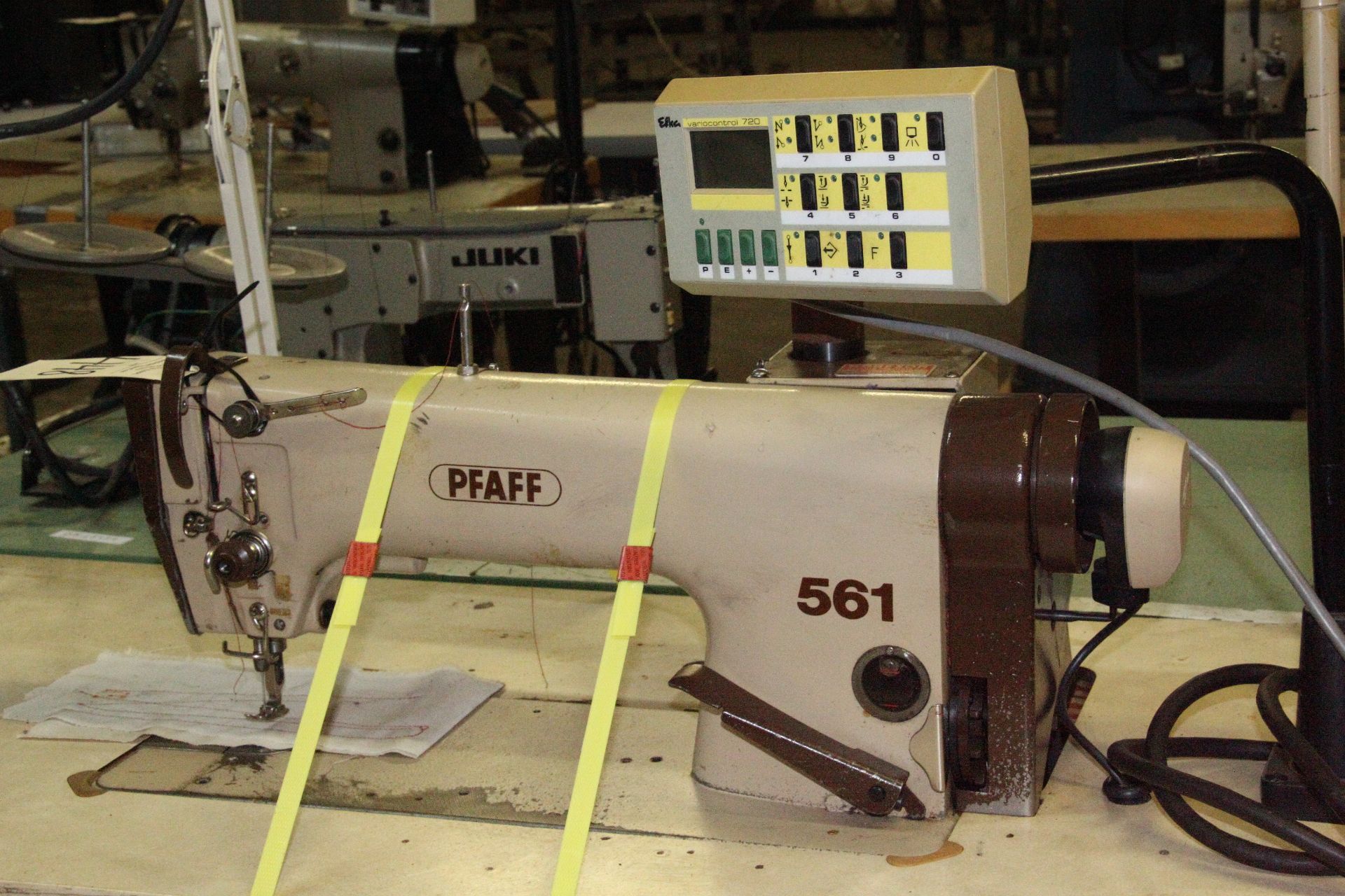Pfaff 561-900 Single Needle Lockstitch Sewing Machine - Image 3 of 4