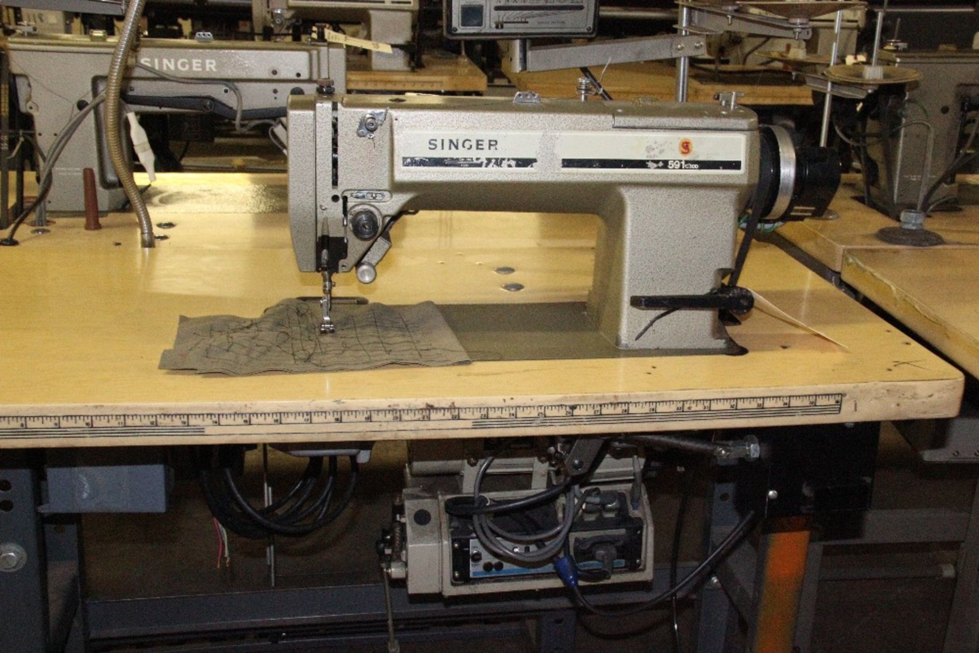 Singer 591C300B Single Needle Lockstitch Sewing Machine