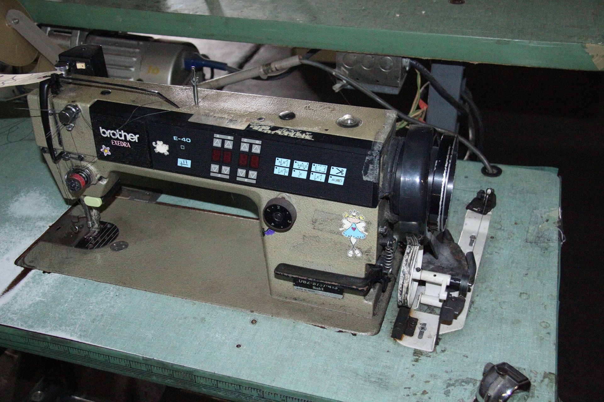 Brother B737-403 Single Needle Lockstitch Sewing Machine