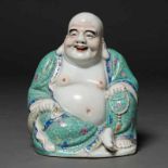 "Buda de la Felicidad" Figura en porcelana China familia rosa. Trabajo Chino, Siglo XXMarca en la