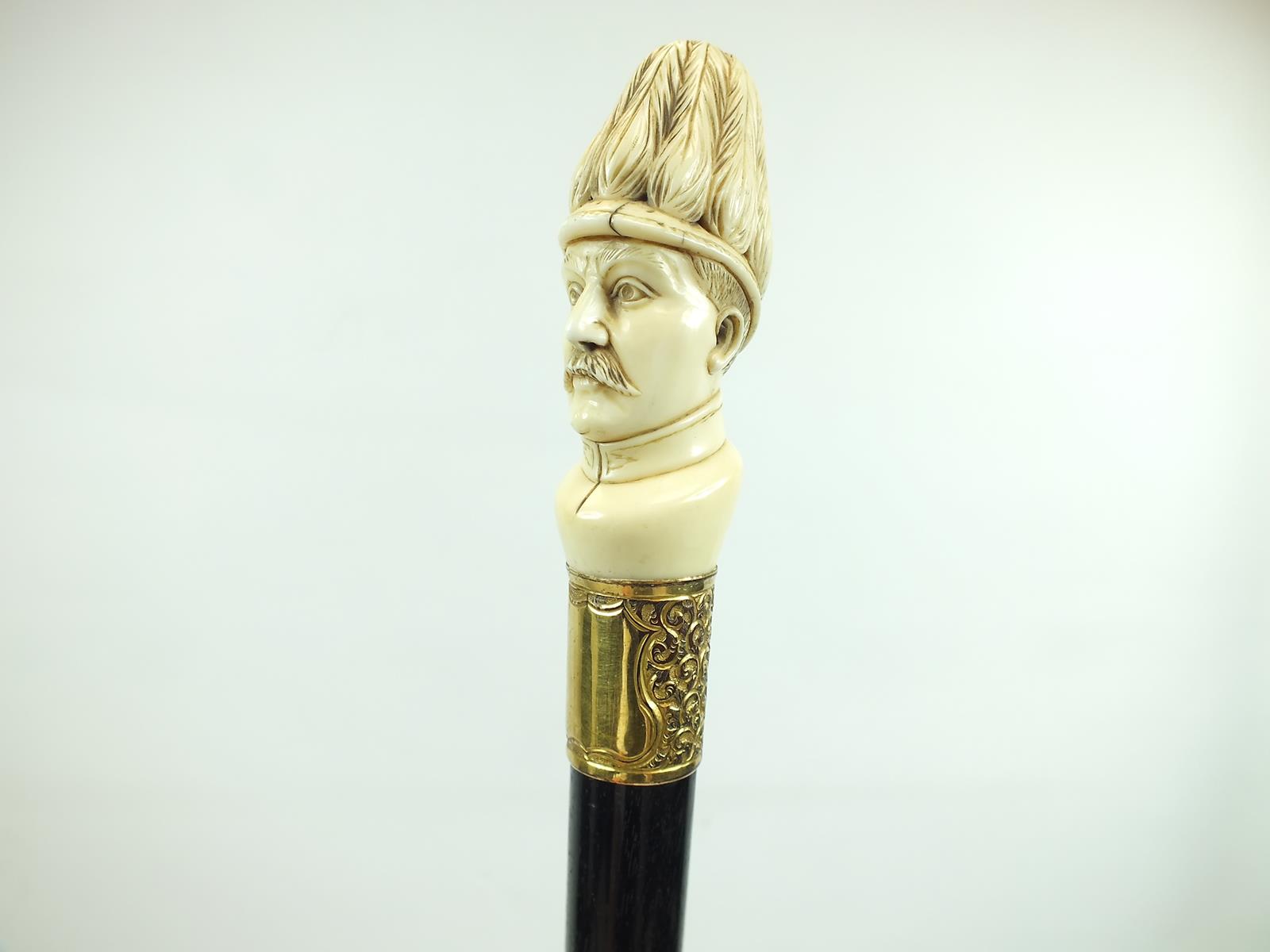 A LATE 19TH/EARLY 20TH CENTURY WALKING CANE, the pommel carved as the head of an officer - Image 3 of 9