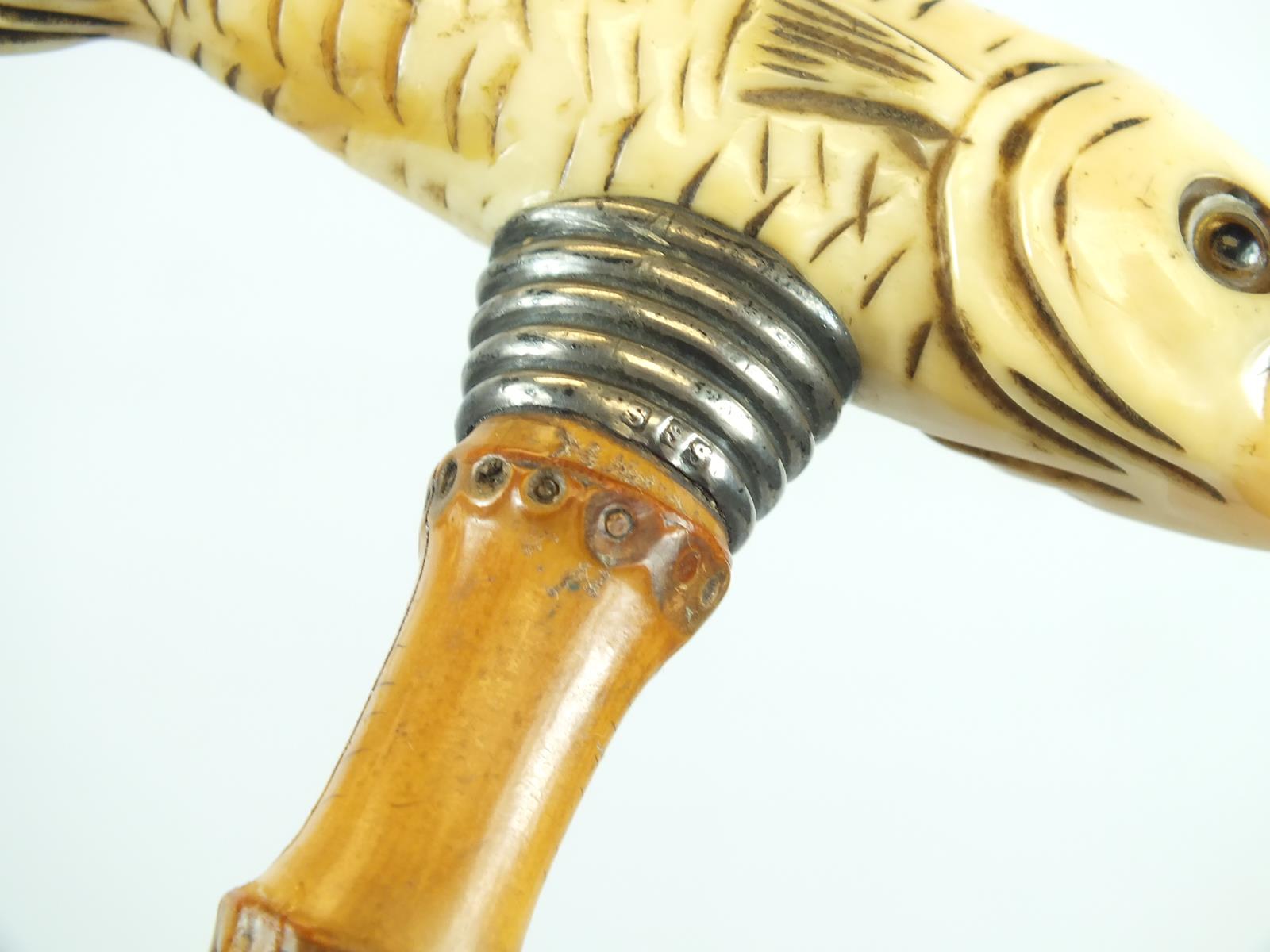 AN EARLY 20TH CENTURY BAMBOO WALKING CANE - Image 8 of 11