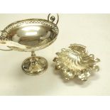 A silver tazza by Marples & Co., Sheffield 1907, with scroll handles and pierced border, 13cm
