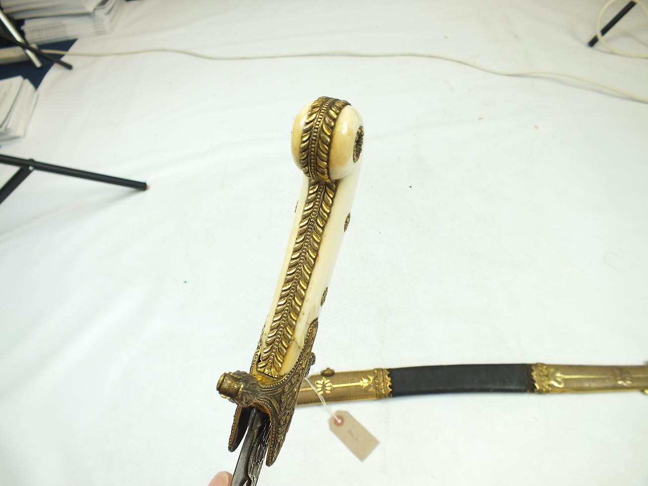 AN HIGHLY UNUSUAL PRESENTATION QUALITY MAMELUKE HILTED DIRK MOUNTED WITH A YATAGHAN BLADE BY SALTER, - Image 11 of 26