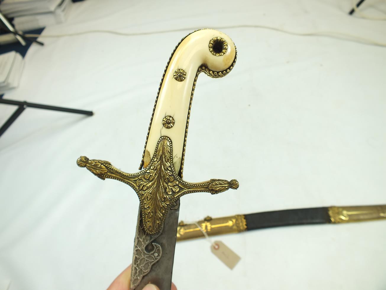 AN HIGHLY UNUSUAL PRESENTATION QUALITY MAMELUKE HILTED DIRK MOUNTED WITH A YATAGHAN BLADE BY SALTER, - Image 10 of 26