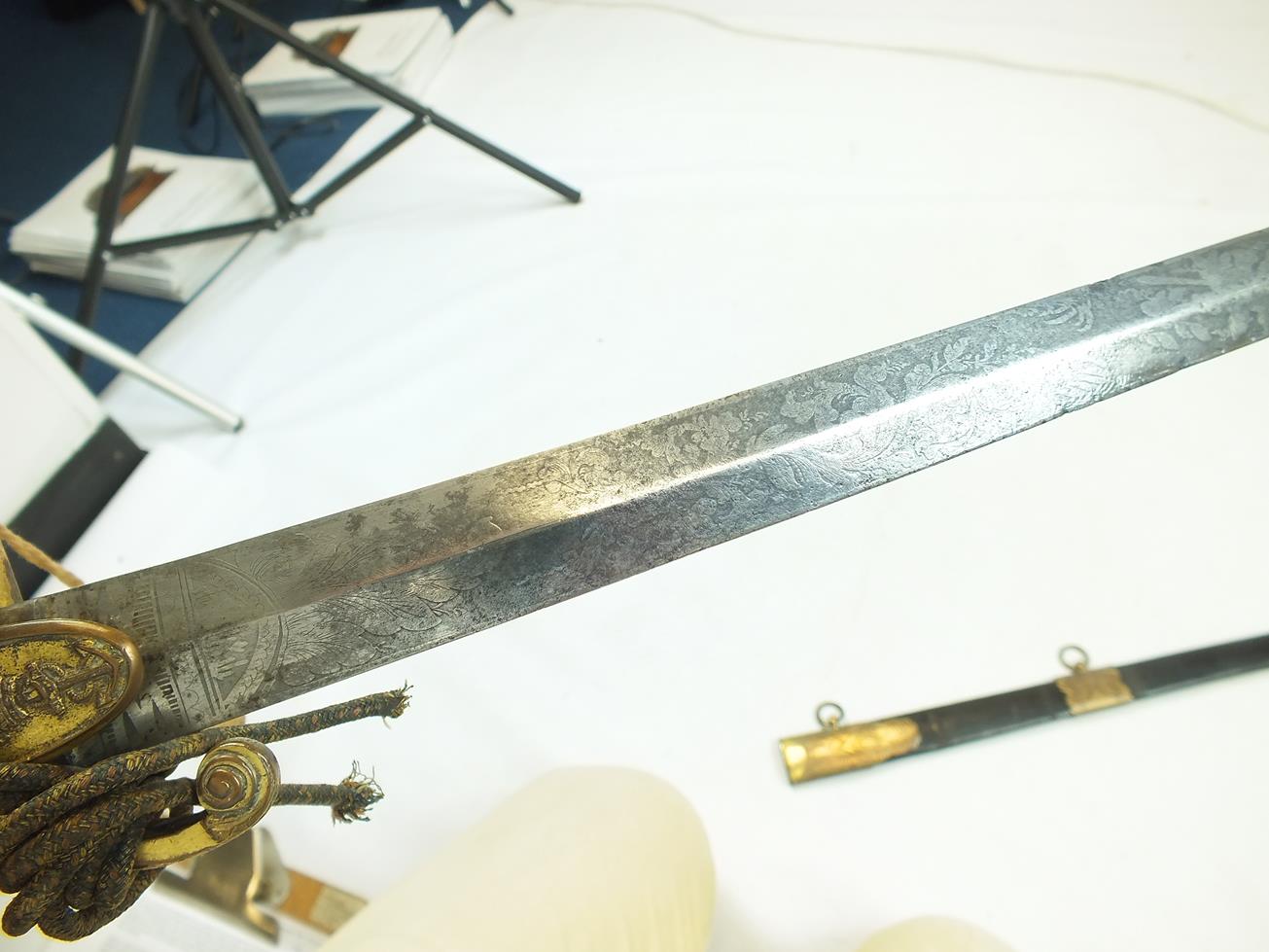 A GEORGIAN NAVAL OFFICER'S DRESS SWORD, 72.5cm flattened diamond section blade etched with scrolling - Bild 10 aus 21