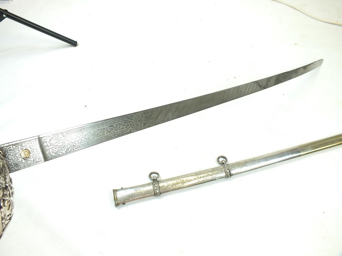 A FINE SILVER HILTED 5TH KENT ARTILLERY VOLUNTEERS PRESENTATION SWORD, 88cm slightly curved blade by - Bild 7 aus 30