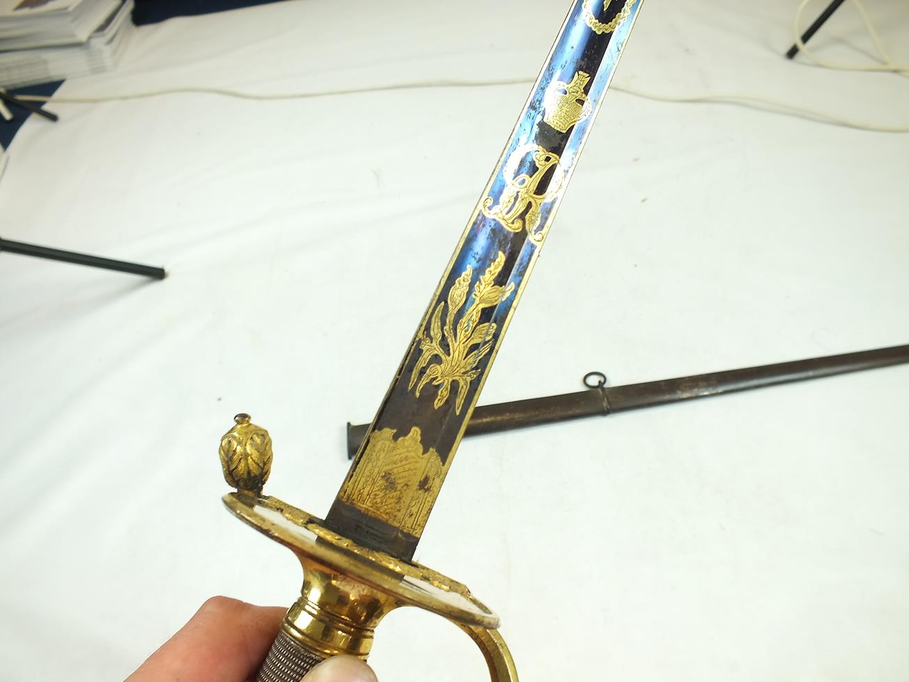 A GOOD BLUED AND GILT 1796 PATTERN INFANTRY OFFICER'S SWORD, 82.5cm blade by J.J. Runkel of - Image 6 of 17