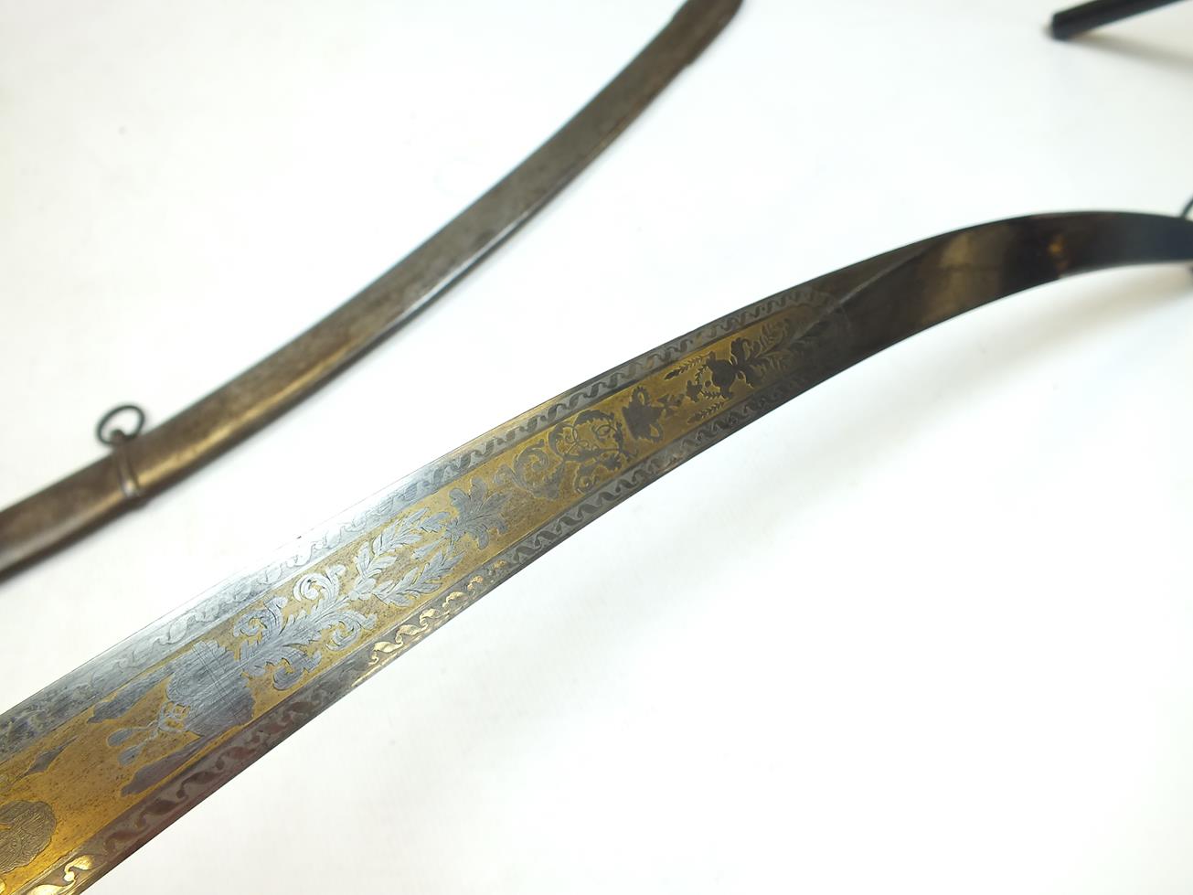 A FINE LIGHT WEIGHT 1796 PATTERN CAVALRY OFFICER'S SWORD, 75.5cm blade finely frost etched and - Image 10 of 16