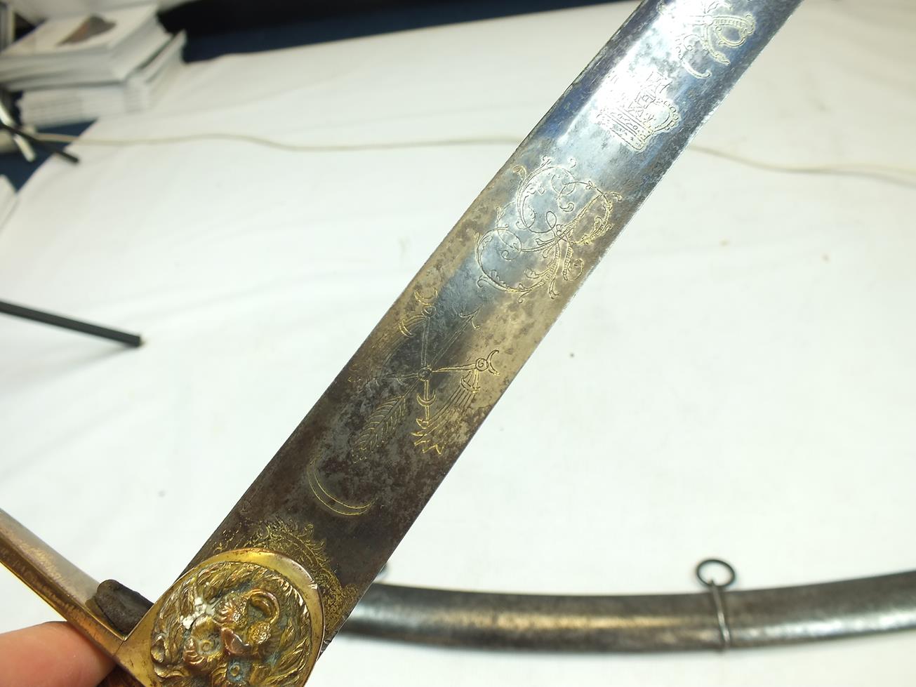 A GEORGIAN CAVALRY SABRE, 82.5cm curved blade decorated with stands of arms, crescent motifs, a - Image 8 of 15