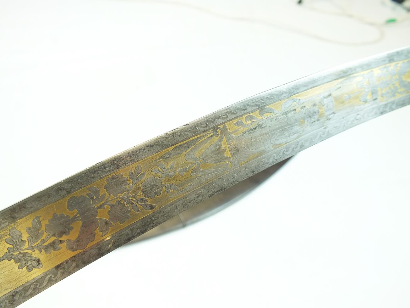 A FINE LIGHT WEIGHT 1796 PATTERN CAVALRY OFFICER'S SWORD, 69cm blade finely frost etched and gilt - Image 11 of 24