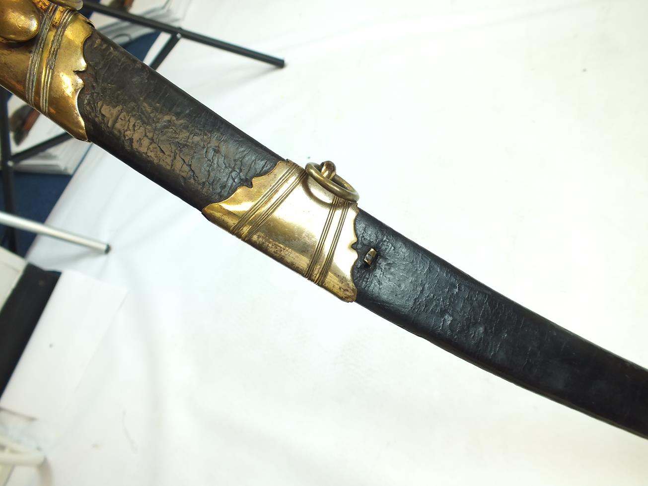 A GEORGIAN LIGHT COMPANY OFFICER'S SWORD, 82.5cm curved blade decorated with stands of arms, crowned - Image 12 of 21