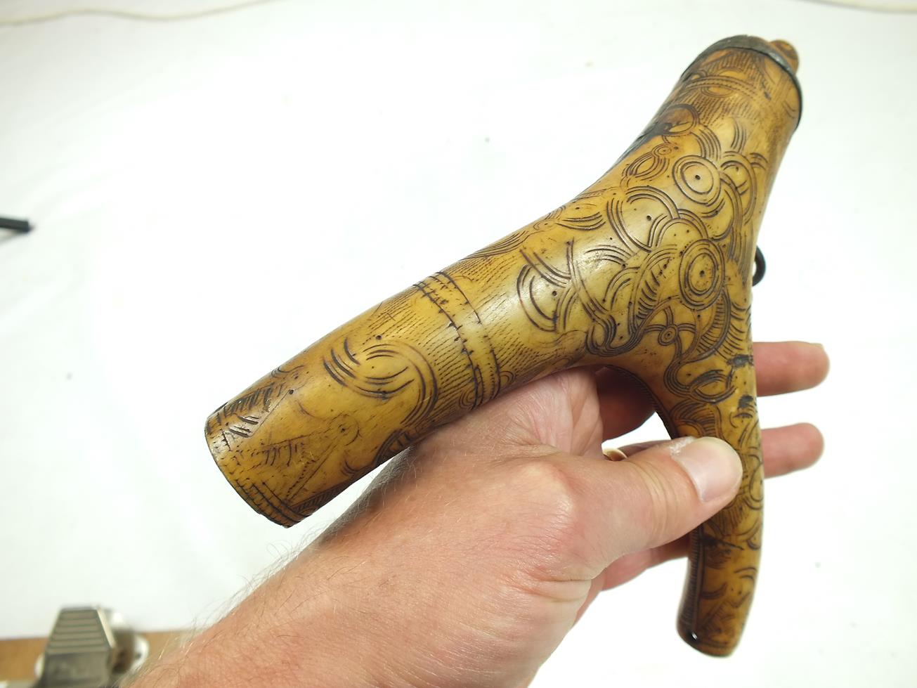 A 17TH CENTURY GERMAN POWDER FLASK, the two-branch stag horn body decorated with panels of geometric - Image 6 of 11