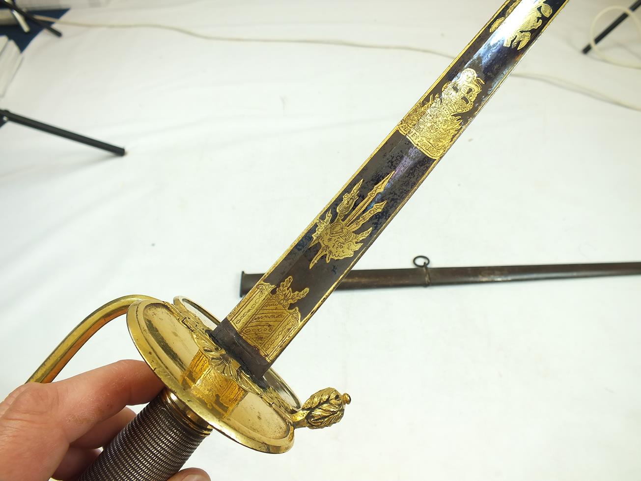 A GOOD BLUED AND GILT 1796 PATTERN INFANTRY OFFICER'S SWORD, 82.5cm blade by J.J. Runkel of - Image 10 of 17