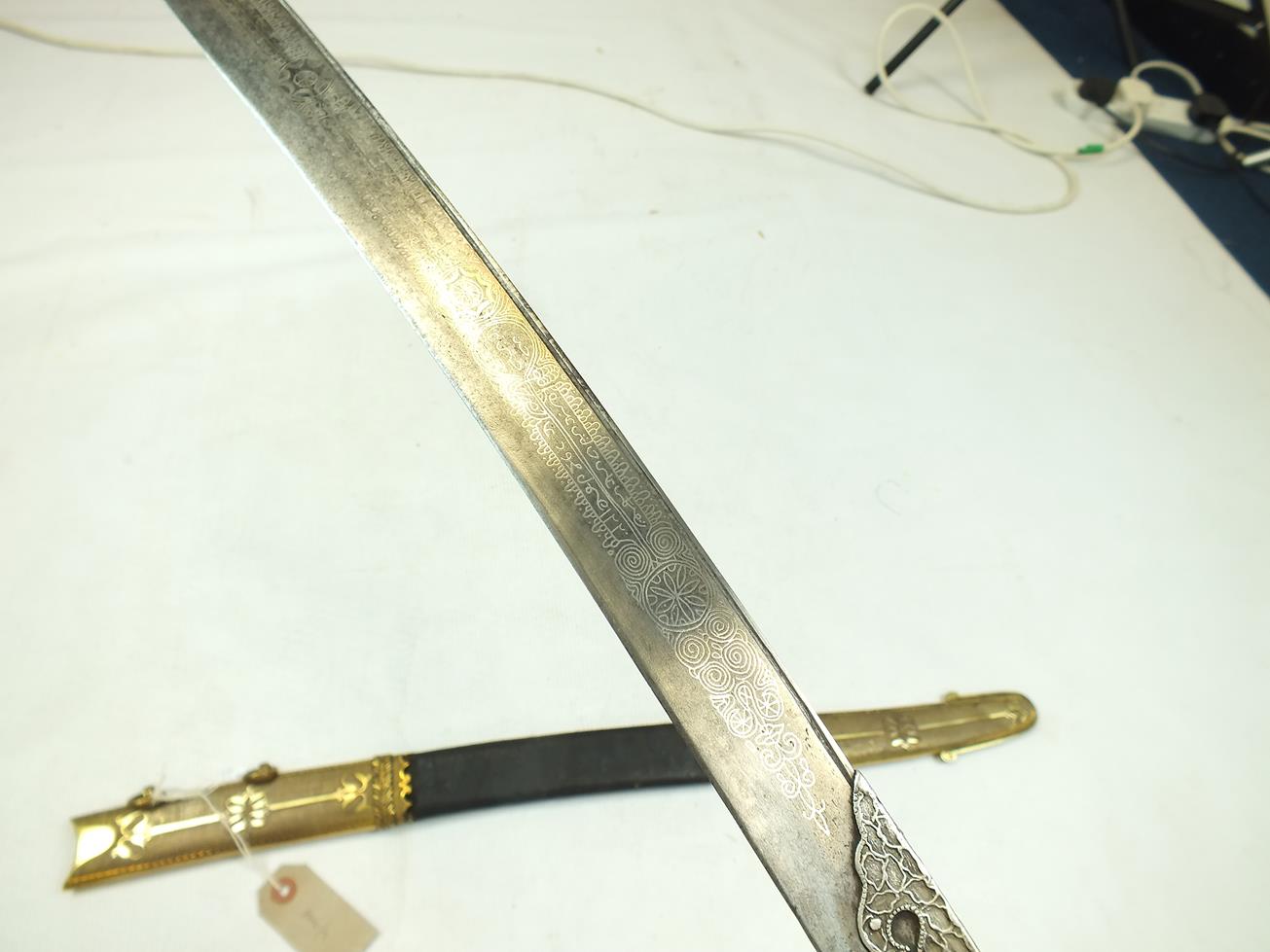 AN HIGHLY UNUSUAL PRESENTATION QUALITY MAMELUKE HILTED DIRK MOUNTED WITH A YATAGHAN BLADE BY SALTER, - Image 12 of 26