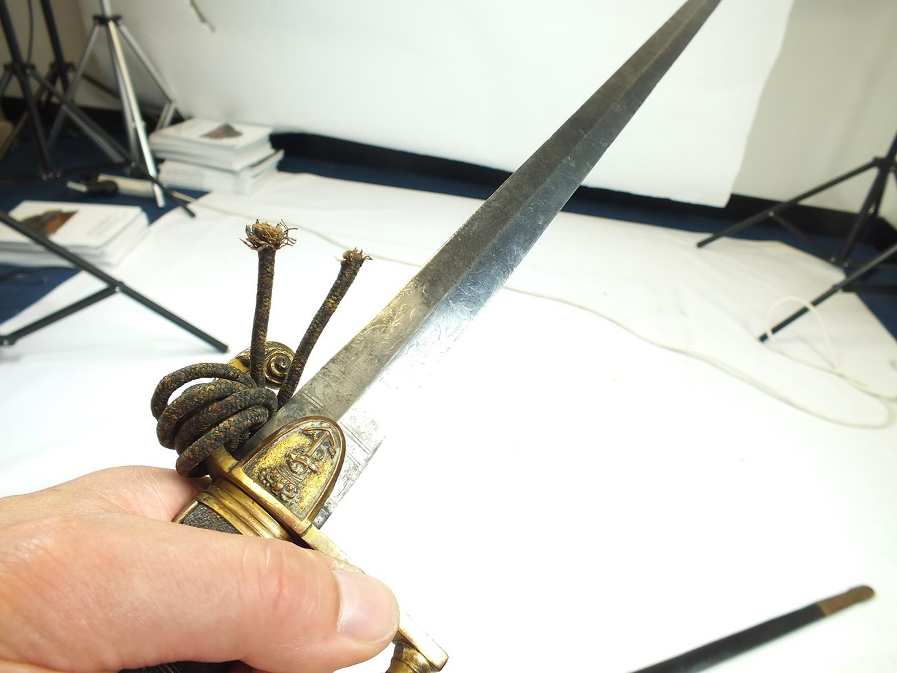 A GEORGIAN NAVAL OFFICER'S DRESS SWORD, 72.5cm flattened diamond section blade etched with scrolling - Image 4 of 21