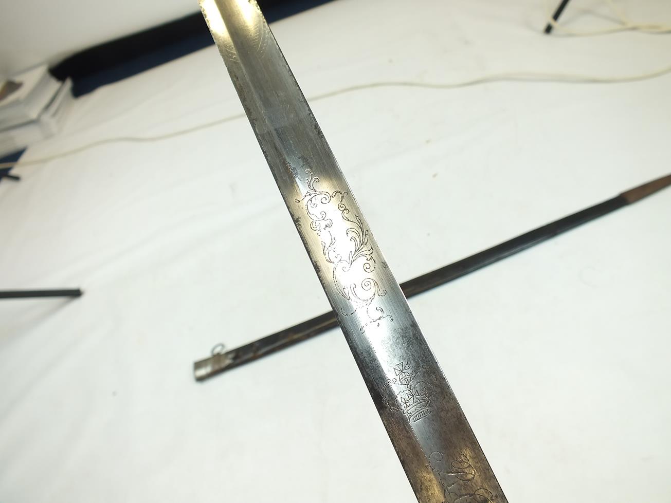 A SCARCE GEORGIAN ROYAL CHESTER MILITIA OFFICER'S SPADROON, 81cm blade by GILL decorated with - Bild 9 aus 23