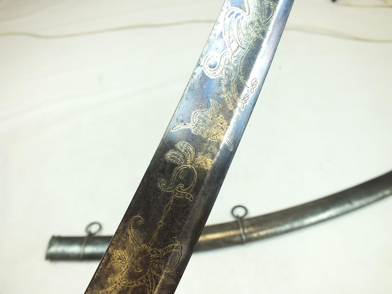 A GEORGIAN CAVALRY SABRE, 82.5cm curved blade decorated with stands of arms, crescent motifs, a - Image 5 of 15
