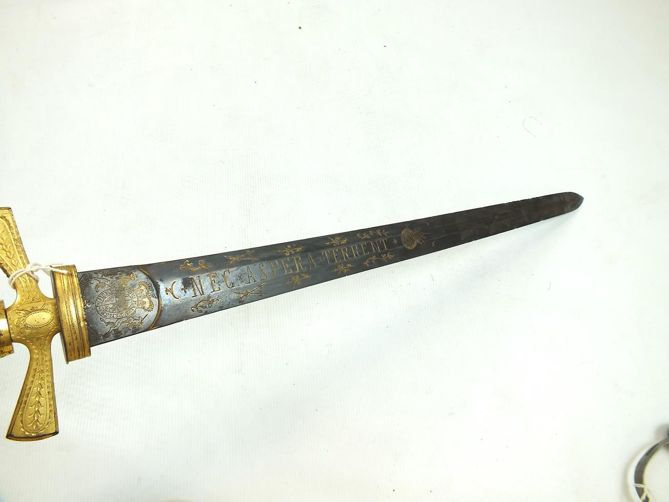 A GEORGIAN SHORT SWORD TO THE GRENADIER GUARDS, 60.5cm flattened diamond section gladius style - Bild 9 aus 17