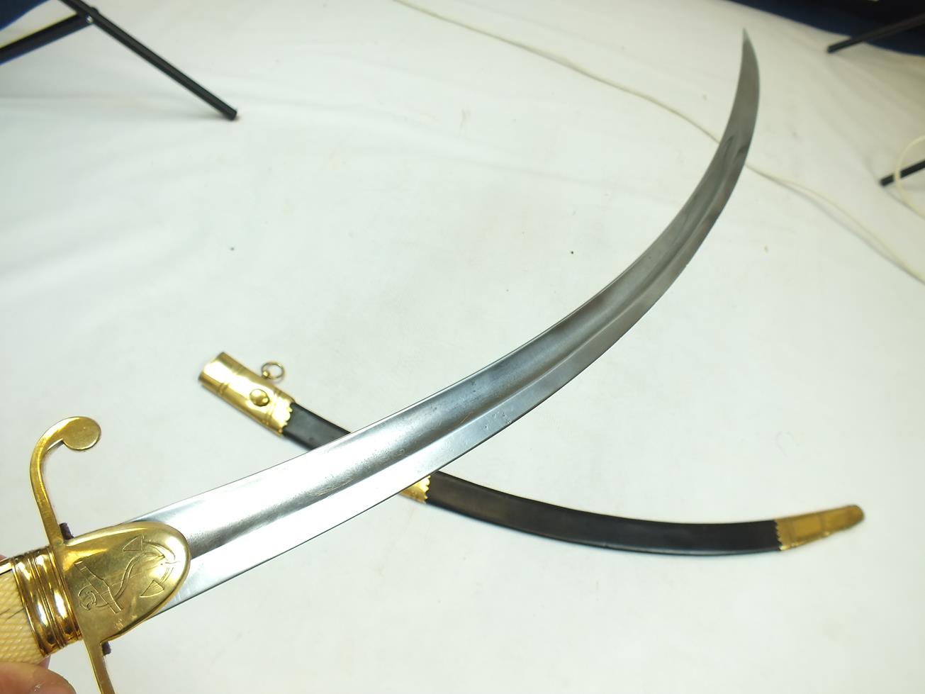 A SCARCE GEORGIAN NAVAL OFFICER'S SABRE BY GIBBENS, 75.5cm sharply curved blade faintly engraved - Image 4 of 16