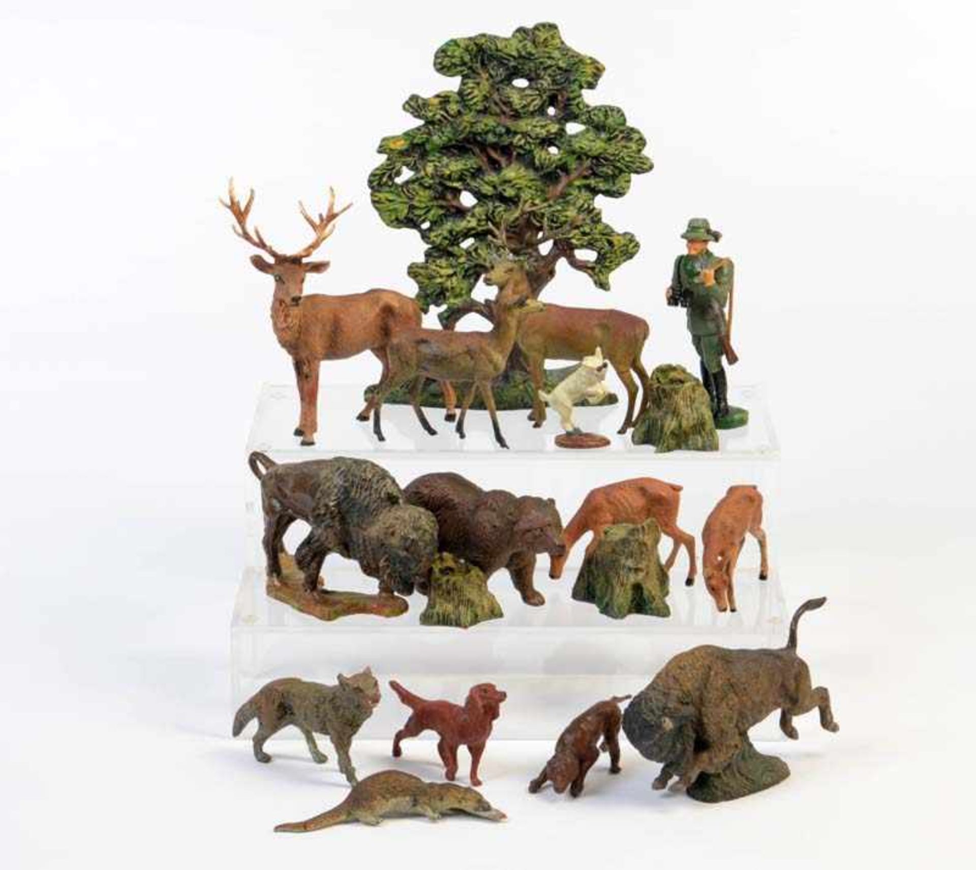 Elastolin, Jagdszene, 13 Tiere, Jaeger + Baeume, 11 cm, Masse, meist guter Zustand Elastolin,