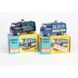 Corgi Toys, 2x Polizei Mannschaftswagen mit Blaulicht, England, 1:43, Druckguss, min. LM, Okt Z