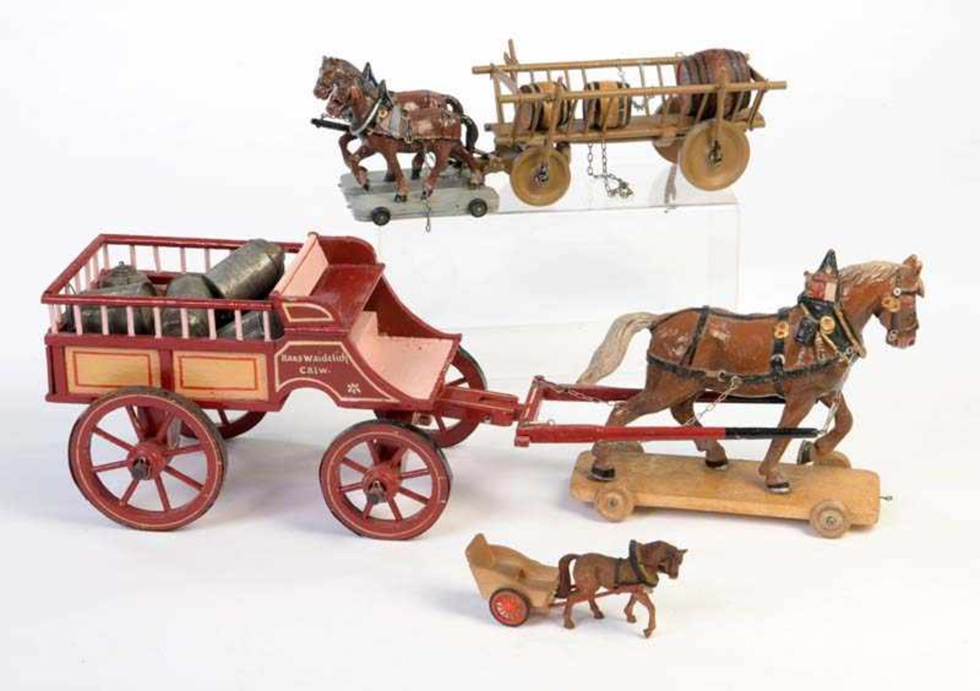 3 Kutschen, 15-60 cm, meist Holz, Z 23 Carriages, mostly out of wood, C 2