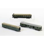 Märklin, 3 D-Zug Wagen beleuchtet, Germany, Spur H0, Blech, min. LM, Z 1-Märklin, 3 Express Wagons