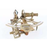 Sextant von Smith & Co. London um 1930, Höhe 23 cm x Breite 23 cm, bezeichnet Smith & Co. London,