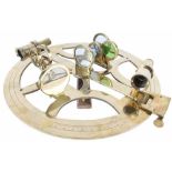 Großer runder Sextant von Gustav Heyde Dresden um 1890-1910, Höhe 12 cm x Ø 34 cm, bezeichnet Gustav