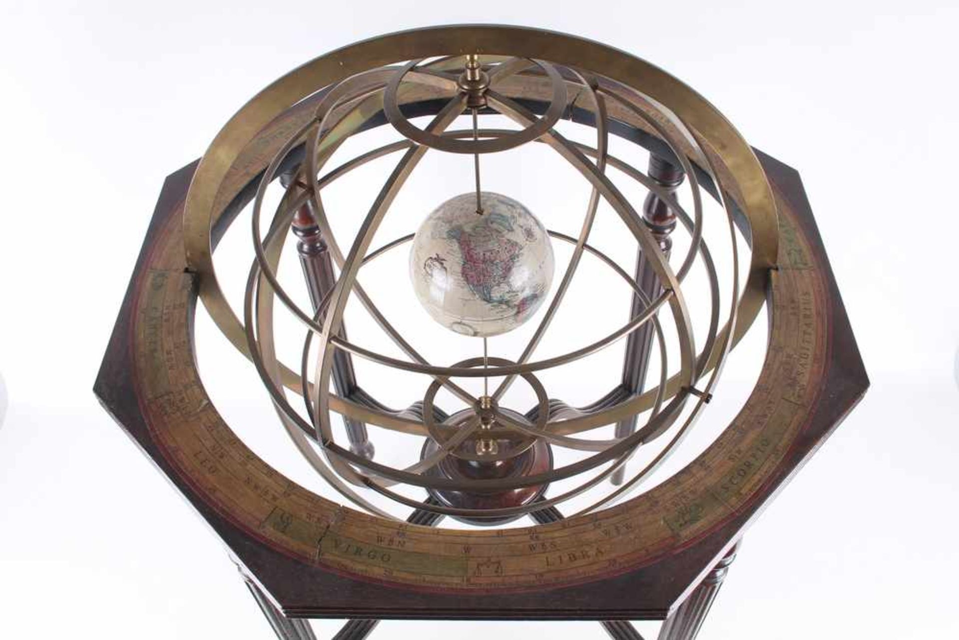 Sternzeichen Globus um 1900-1930, Holzgestell mit Messingeinheit Sternzeichen Globus, 1. Drittel 20. - Bild 2 aus 5