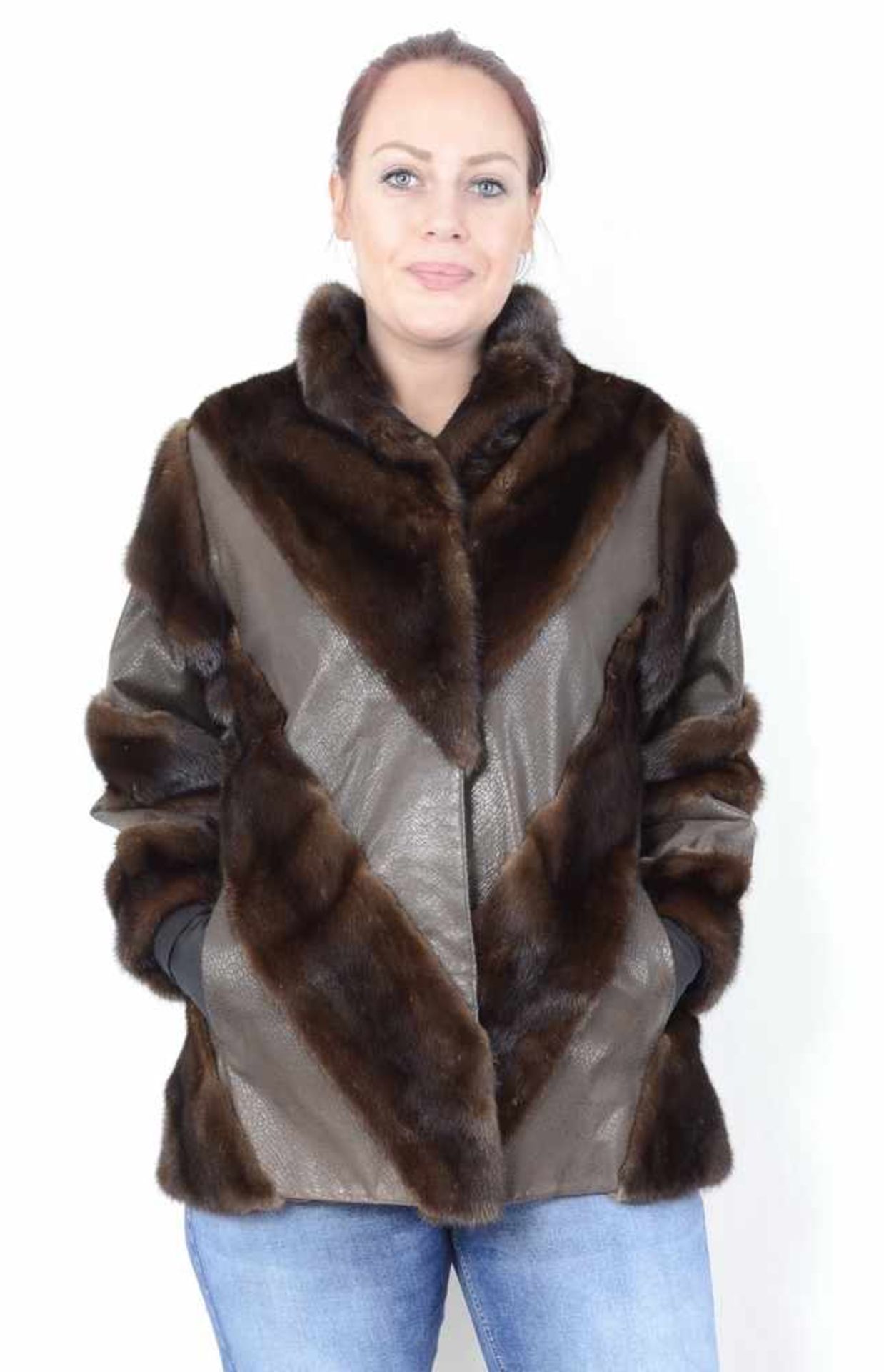 Braune, ausgefallende Nerzjacke, Pelzjacke aus Leder und Nerz, brown, fancy mink jacket, leather and