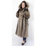 Waschbär Pelzmantel mit Kapuze, Raccon - Raccoon Fur Coat with Hood, Size: 36 / Msehr gepflegt,