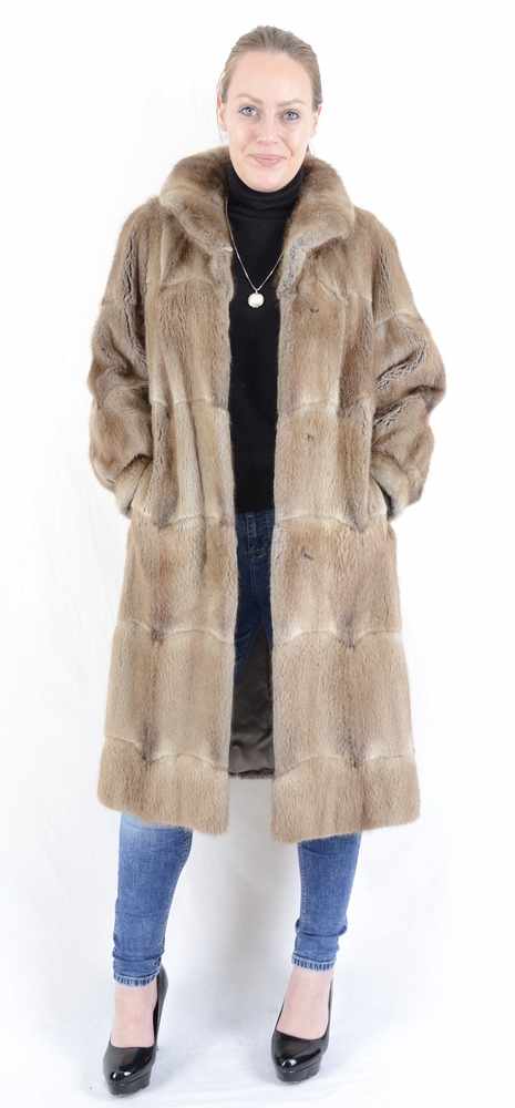 Schöner weicher Bisam Pelzmantel, lang, nice soft muskrat Fur coat, long, Size 38/40sehr weiche - Image 15 of 18