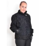 Kurze schwarze Persianer Swakara Pelzjacke, short black Persian Lamb fur jacket, Size: 42 / Lsehr