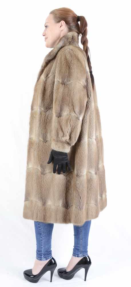 Schöner weicher Bisam Pelzmantel, lang, nice soft muskrat Fur coat, long, Size 38/40sehr weiche - Image 2 of 18