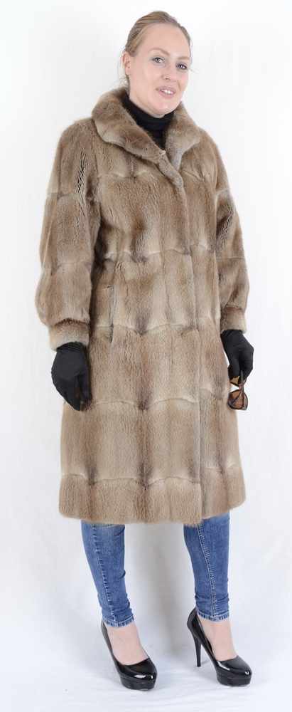 Schöner weicher Bisam Pelzmantel, lang, nice soft muskrat Fur coat, long, Size 38/40sehr weiche - Image 7 of 18