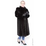 Pelzmantel, dunkel brauner Nerzmantel, lang, Full Length dark brown mink fur coat, Size: 40 / 42 -