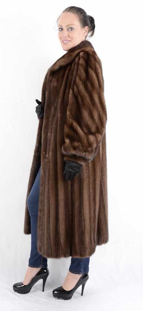 Pelzmantel Demi Buff SAGA MINK Nerzmantel, lang, SAGA Mink Fur Coat, full Lenght, Size: 44 / - Image 14 of 18