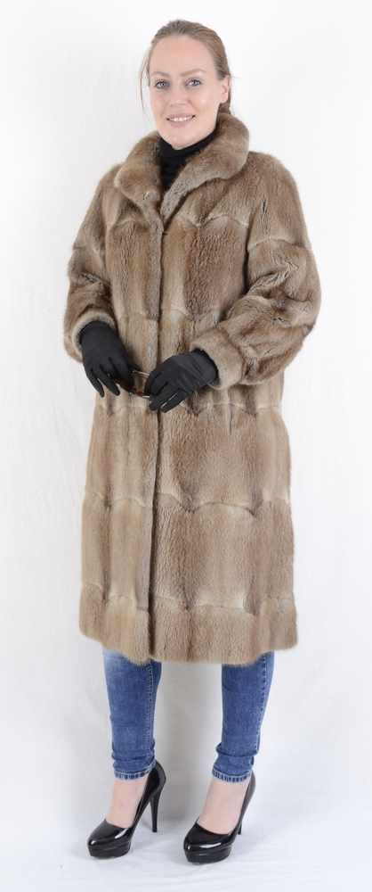 Schöner weicher Bisam Pelzmantel, lang, nice soft muskrat Fur coat, long, Size 38/40sehr weiche - Image 6 of 18