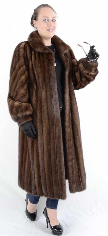 Pelzmantel Demi Buff SAGA MINK Nerzmantel, lang, SAGA Mink Fur Coat, full Lenght, Size: 44 / - Image 3 of 18