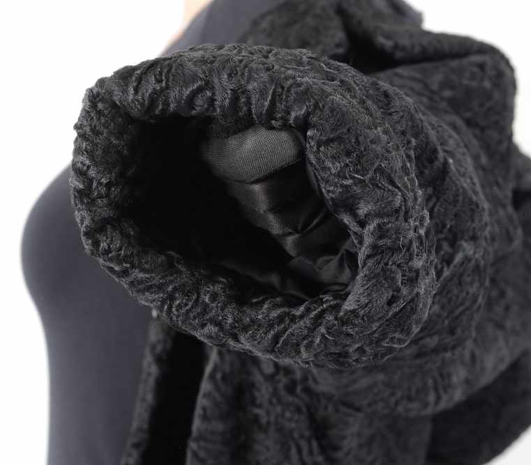 Langer schwarzer Persianer Pelzmantel, black Persian Lamb Fur Coat, Full length, Size 40 / LModerner - Image 3 of 14