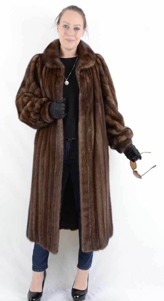 Pelzmantel Demi Buff SAGA MINK Nerzmantel, lang, SAGA Mink Fur Coat, full Lenght, Size: 44 / - Image 2 of 18