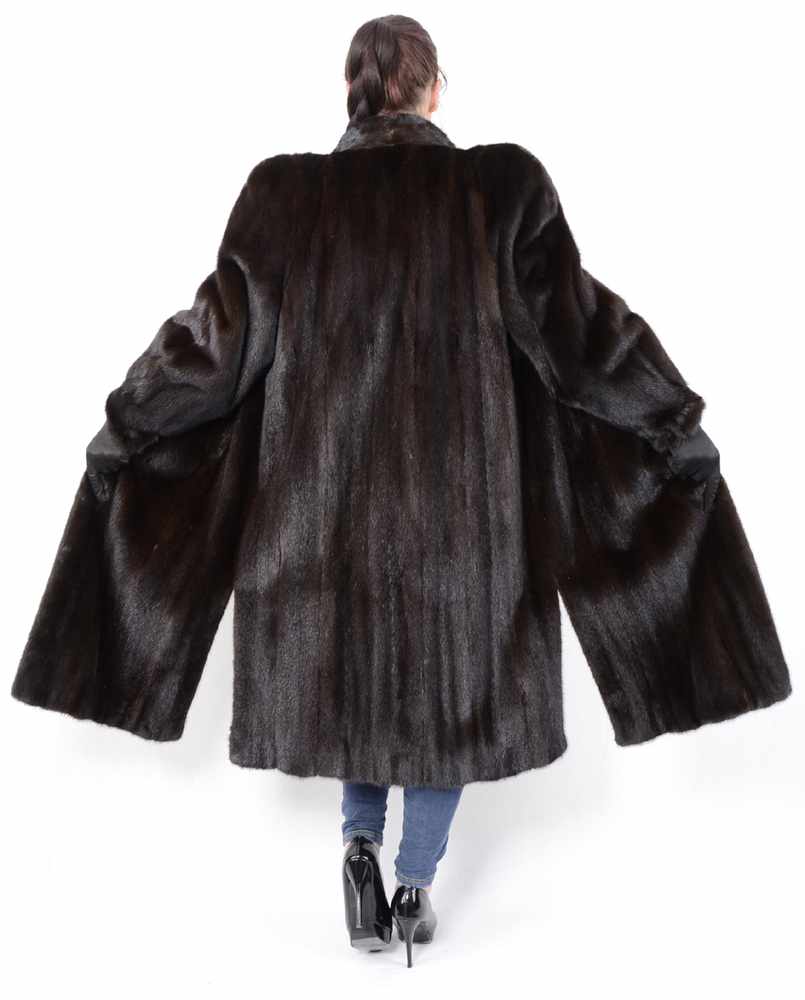 Pelzmantel, Female dunkel brauner Nerzmantel, lang, Female Mink fur Coat, full length, Size: 40 / - Image 13 of 17