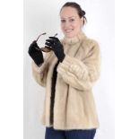 Creme farbige lange Nerzjacke, Pelzjacke, Saga selected Mink Fur Jacket, blond, Size: 38 / 40 -