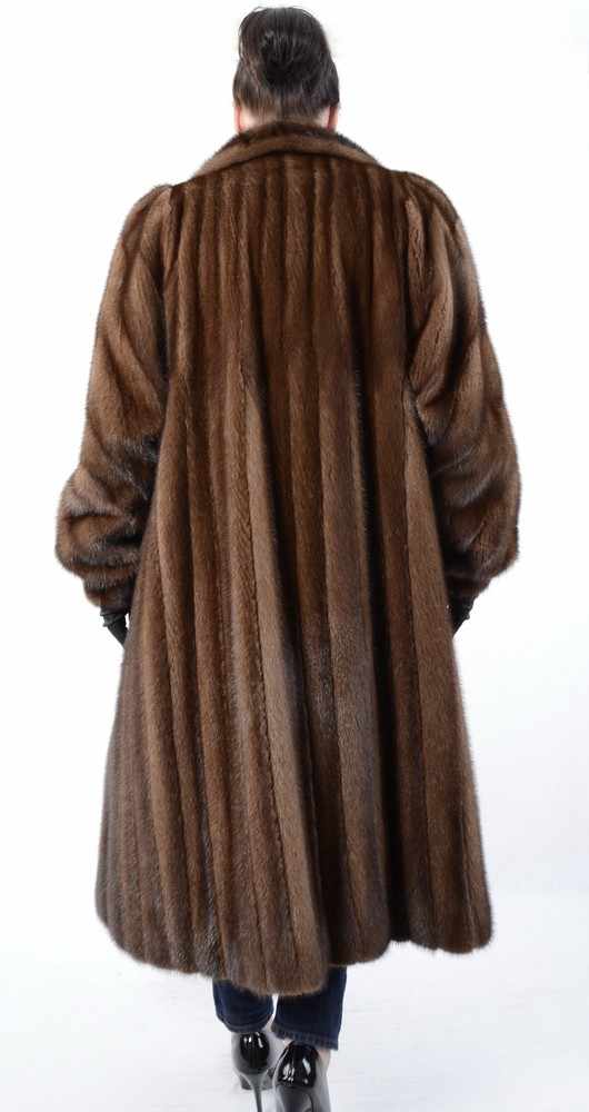 Pelzmantel Demi Buff SAGA MINK Nerzmantel, lang, SAGA Mink Fur Coat, full Lenght, Size: 44 / - Image 15 of 18