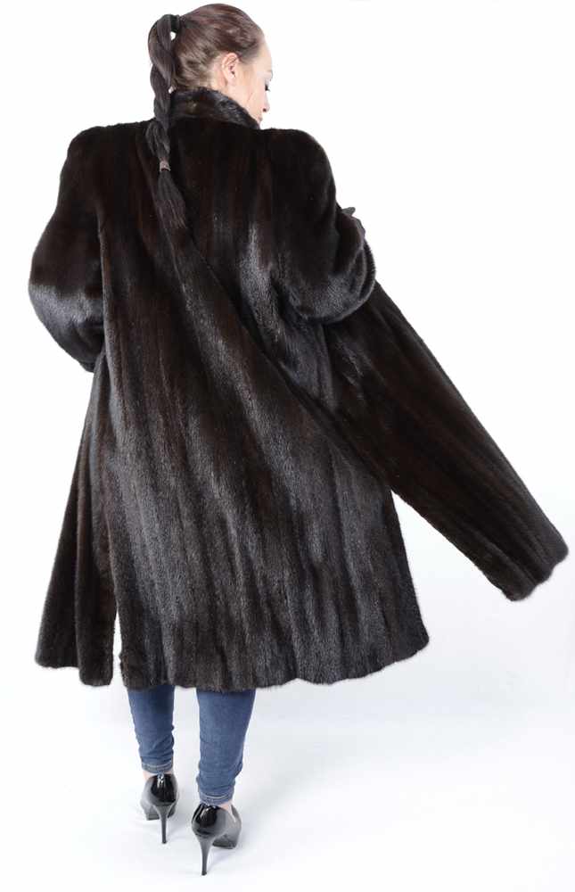 Pelzmantel, Female dunkel brauner Nerzmantel, lang, Female Mink fur Coat, full length, Size: 40 / - Image 10 of 17