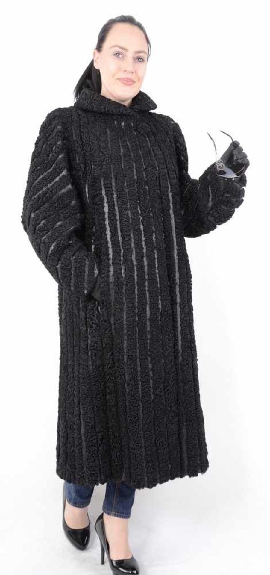Schwarze Pelzmantel Persianer mit Leder, Karakul black persian lamb fur coat with leather, Size: - Bild 6 aus 7
